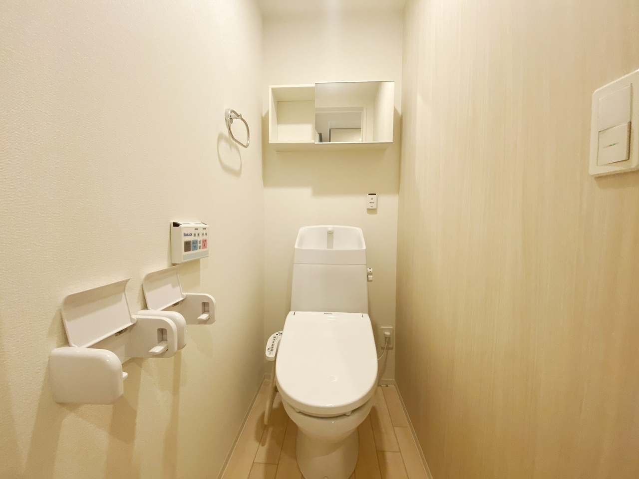 オータムスイートのトイレ|別号室の参考写真です。
