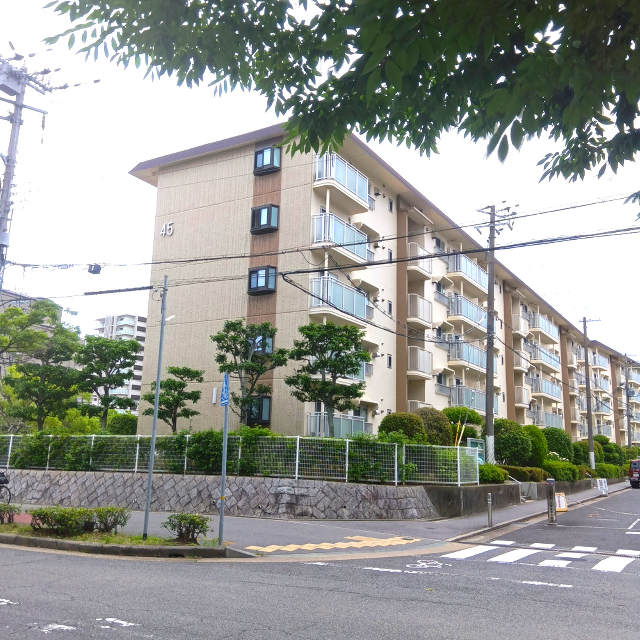 名谷13団地45号棟の外観|外観もきれいです