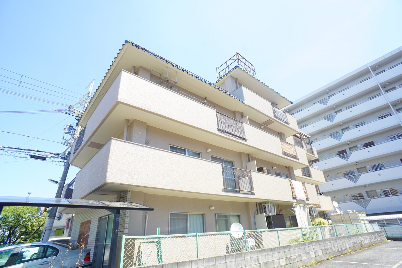 ハイツ上村の外観