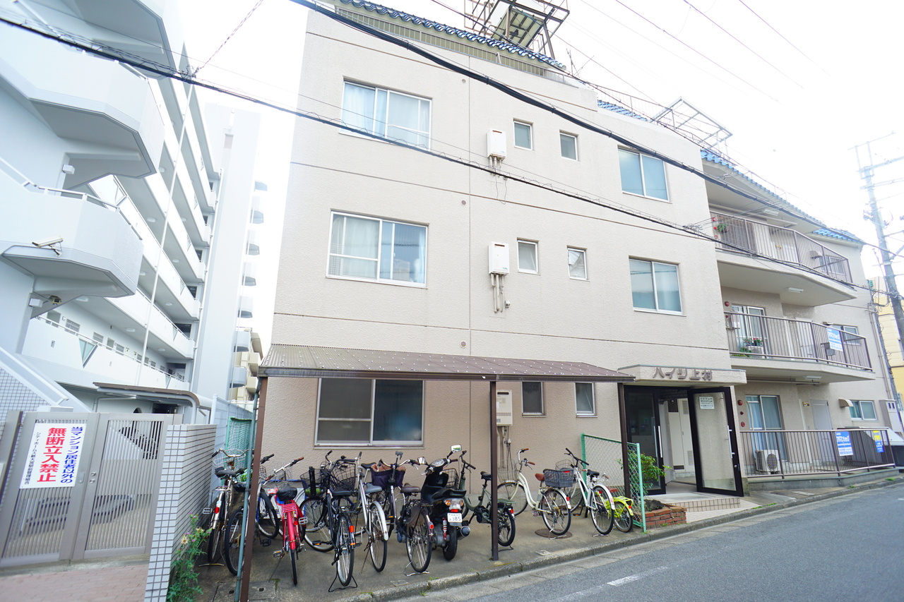 ハイツ上村の駐車場