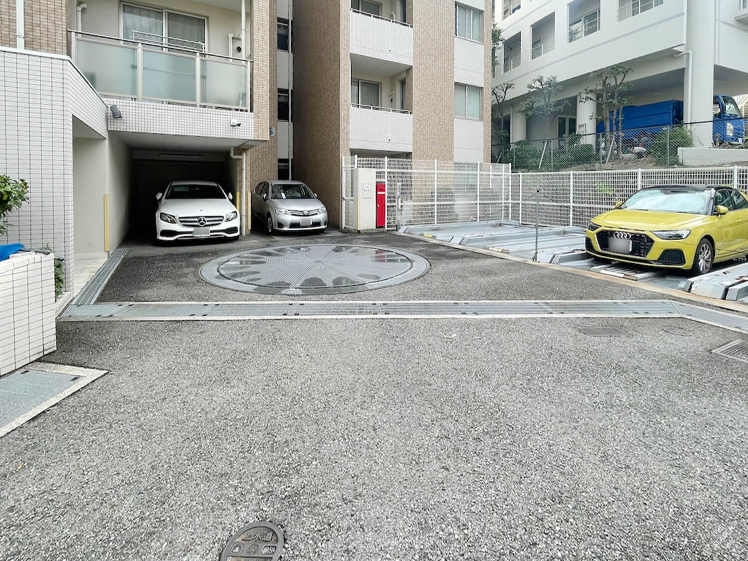 ジークレフ夙川フラットの駐車場