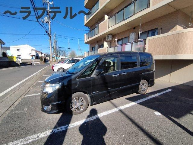グリーンライズ南台の駐車場