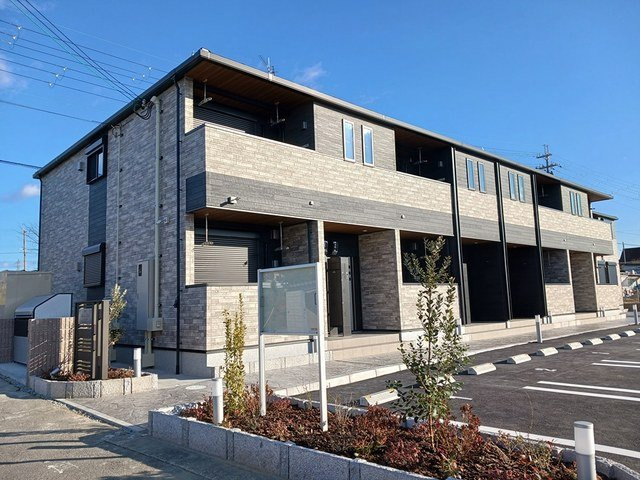 磯城郡田原本町大字秦庄のアパートの外観