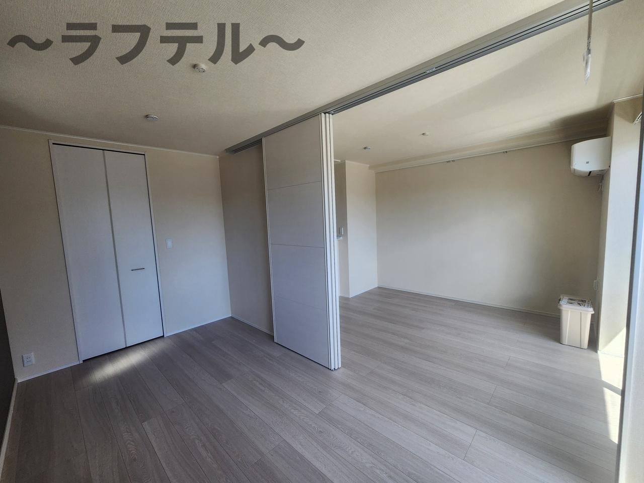 狭山市新狭山２丁目のアパートの洋室