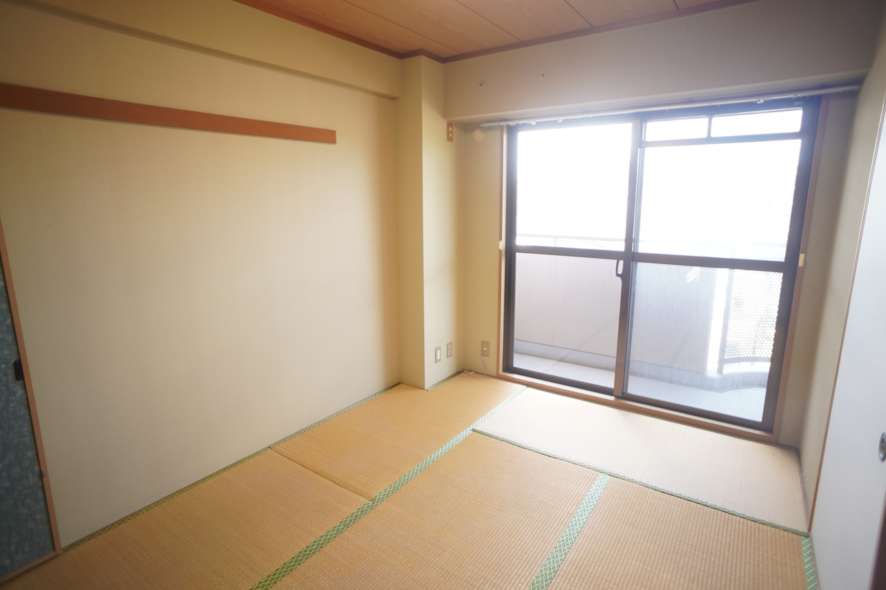タワーアラモードの和室