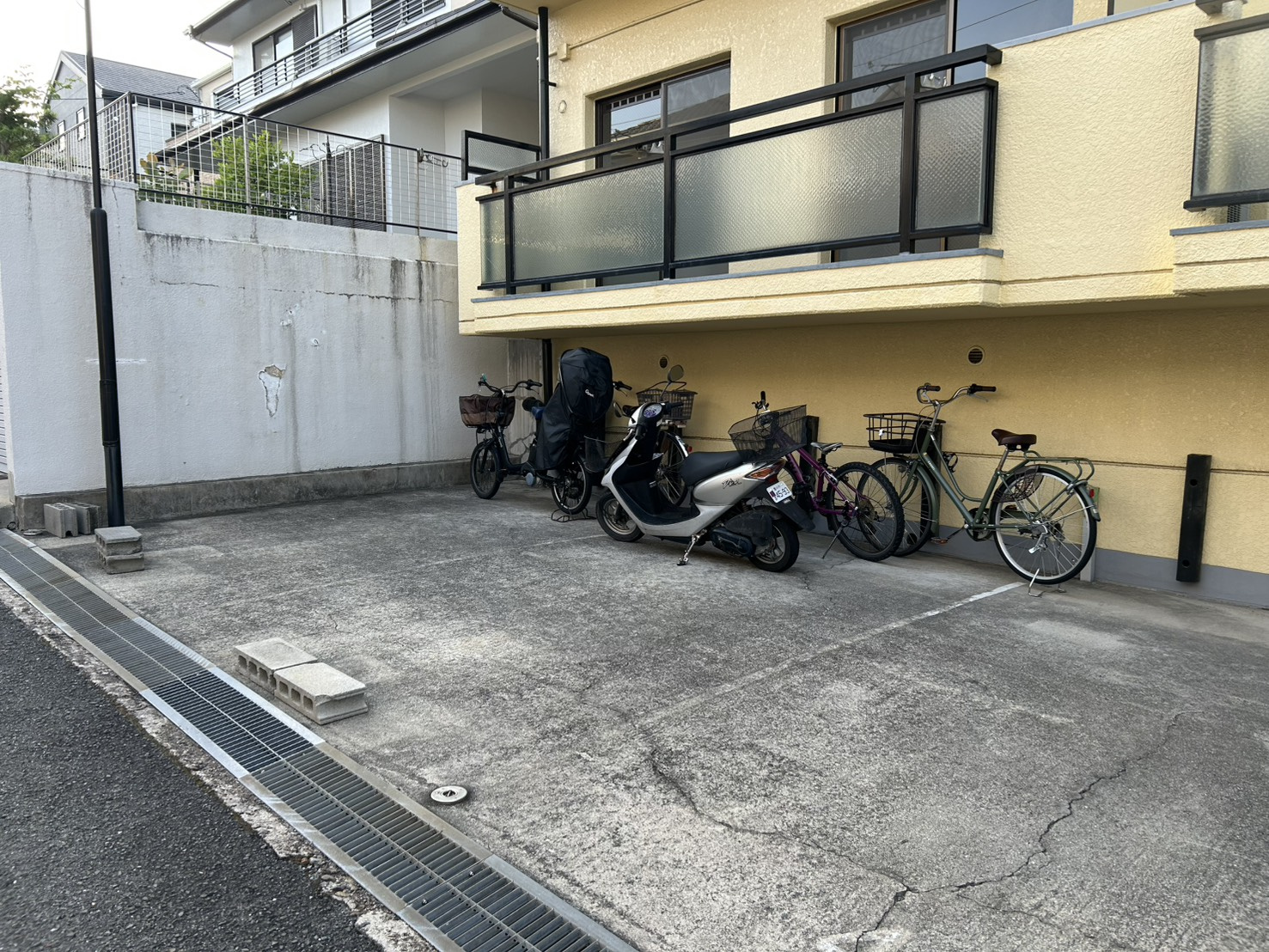宮山ローズハイツの駐車場