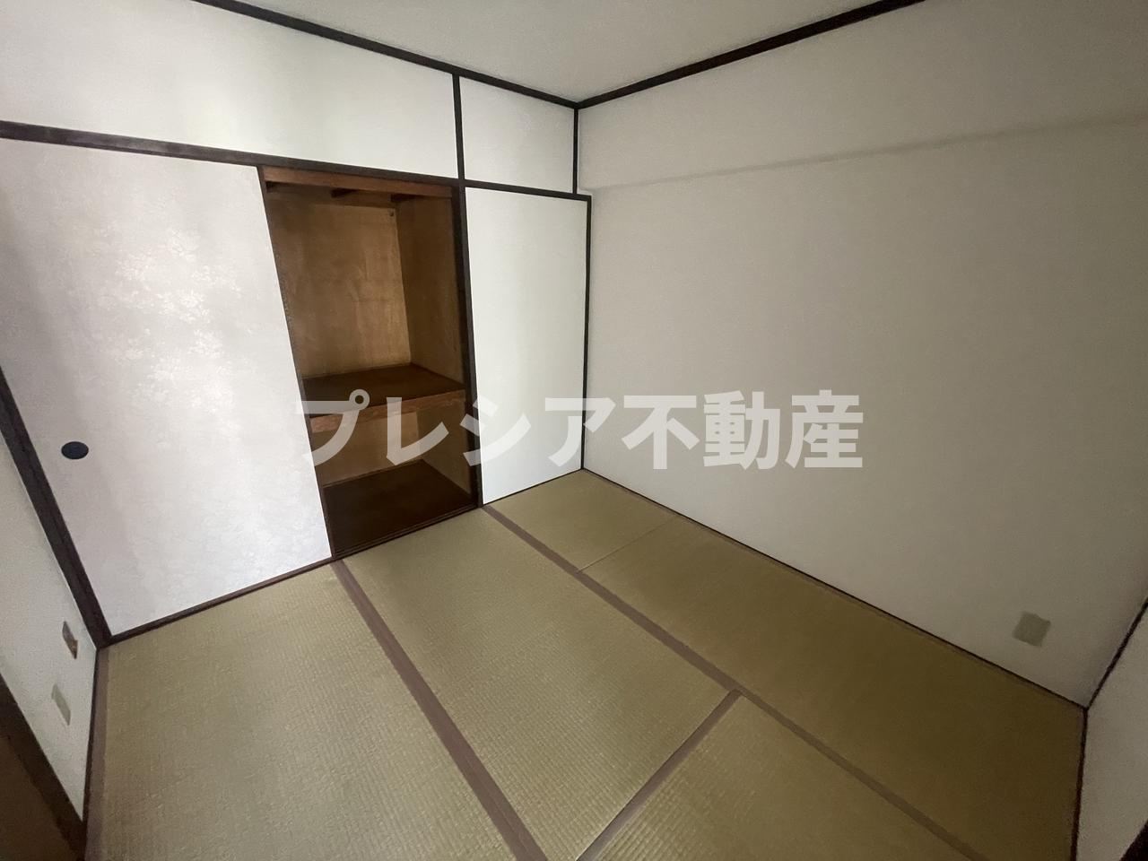 上高丸コーポラスの和室