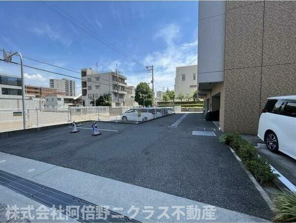 アリヴィオ夕陽ヶ丘の駐車場