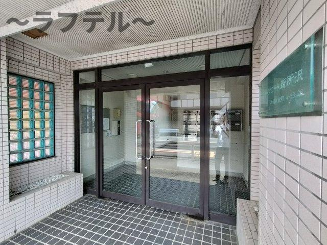 ブライトンコート新所沢のエントランス