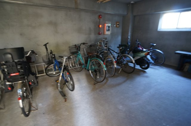 ニュー松葉マンションの駐車場