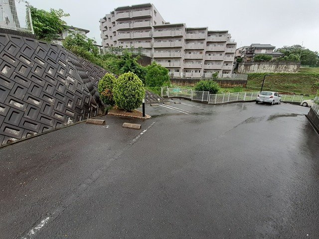 ヴィラ・モンターニュの駐車場