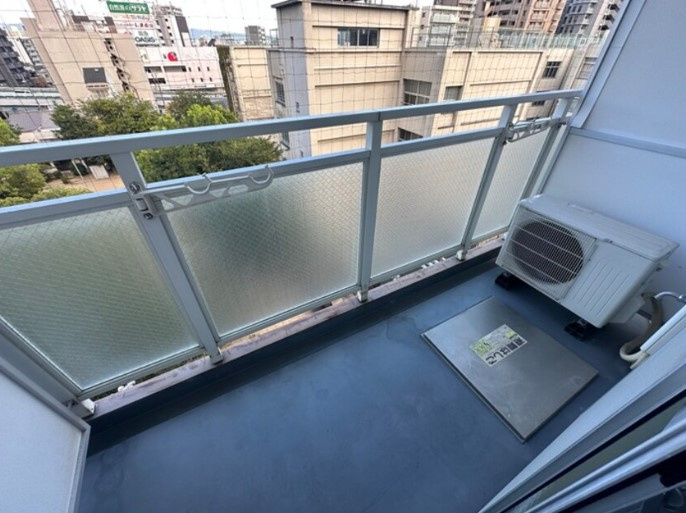アパルト松崎のバルコニー|内装は別部屋の参考写真です。