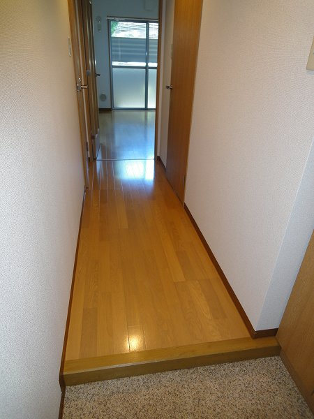 三鷹市新川６丁目の賃貸マンションの玄関