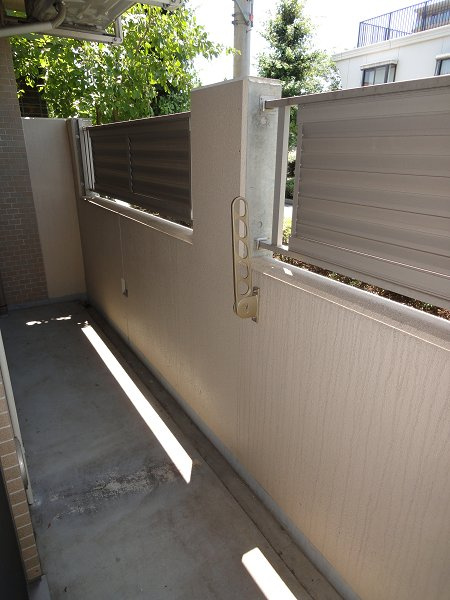 三鷹市新川６丁目の賃貸マンションのバルコニー