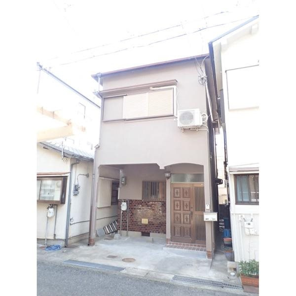 芦屋市朝日ケ丘町の一戸建ての外観