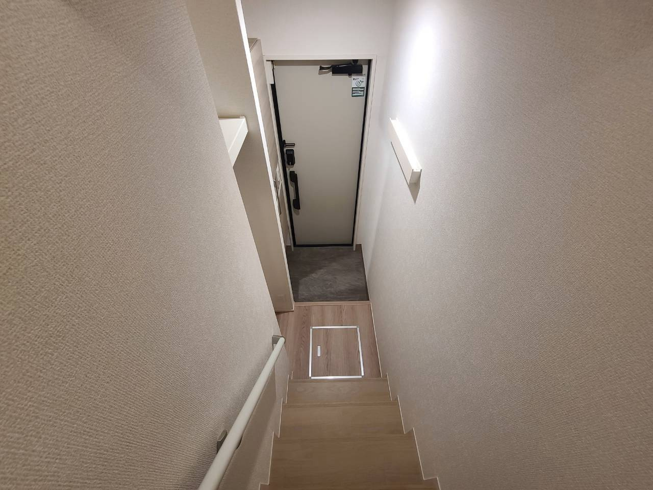 グランヴェール西ノ京の玄関