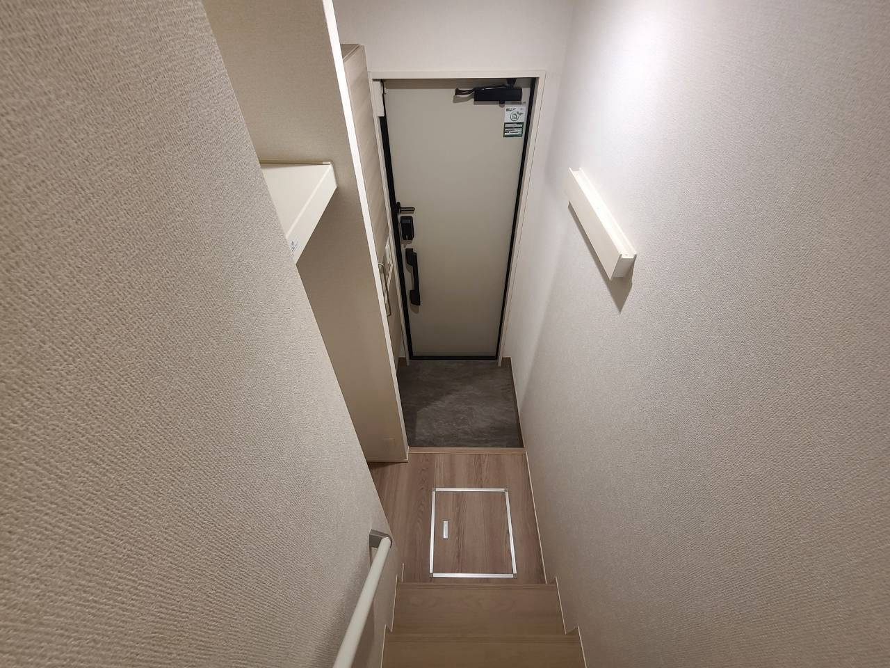 グランヴェール西ノ京の玄関