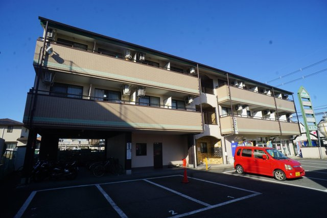 三芳ビルの外観