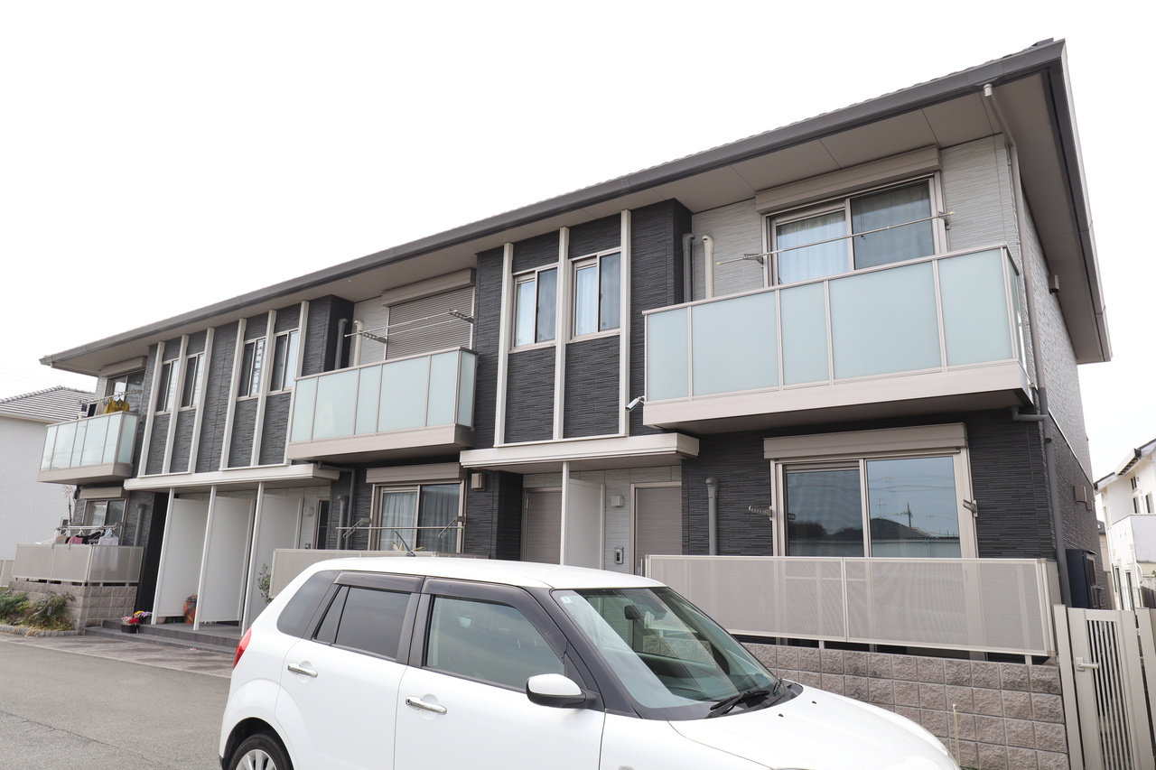シャーメゾンＳＴ逢坂の駐車場