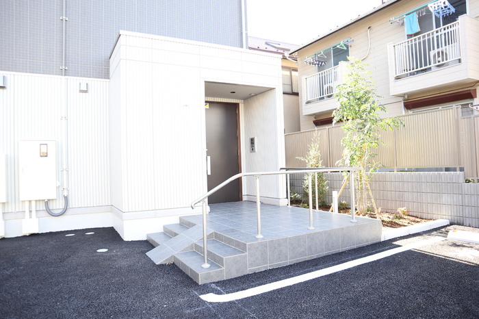 エンペラーBのエントランス