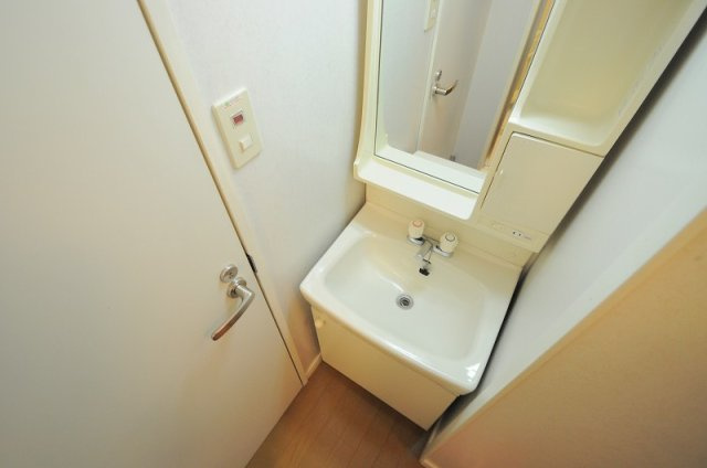 レオパレスめぐみの内装|独立洗面台