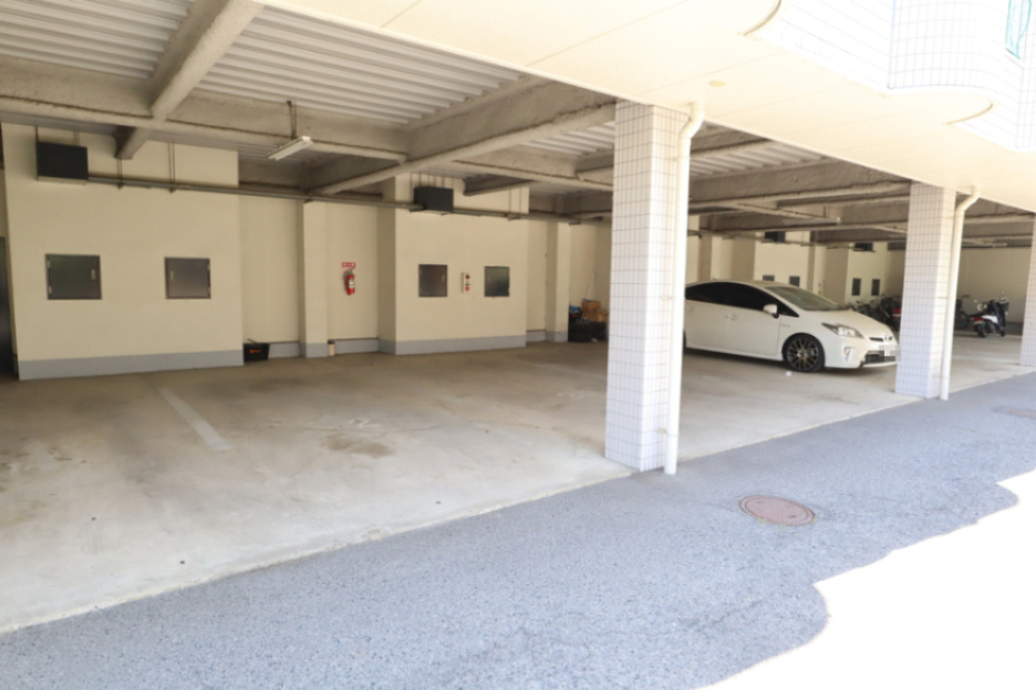 サンヒルズ橿原の駐車場