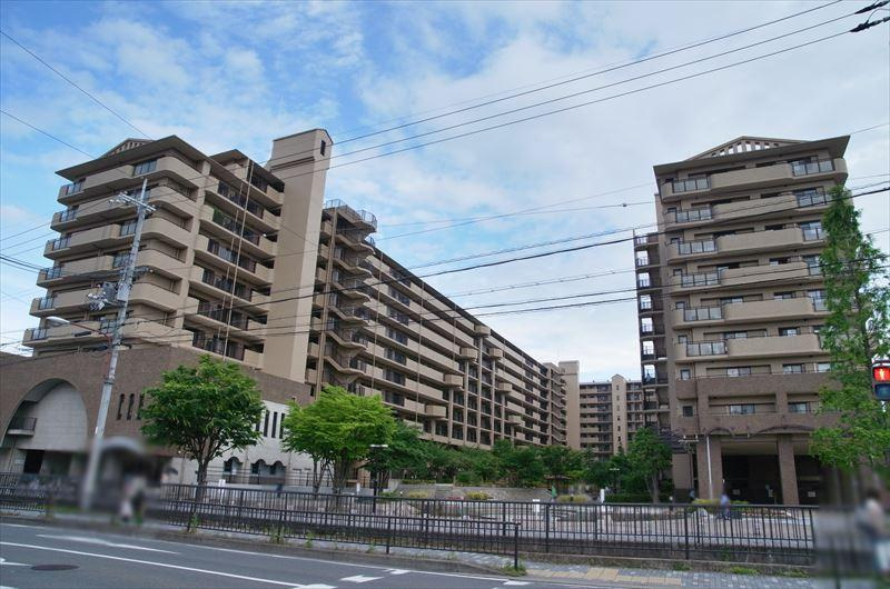 ファミールガーデン二条駅前　東棟の外観