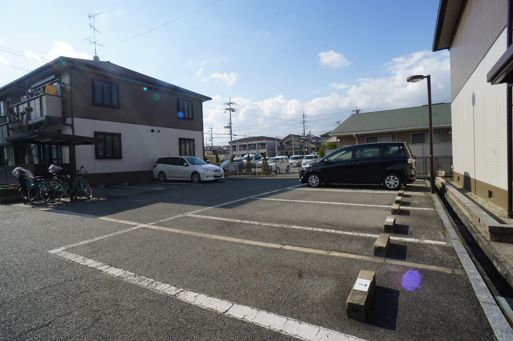 ウィステリア伏見の駐車場