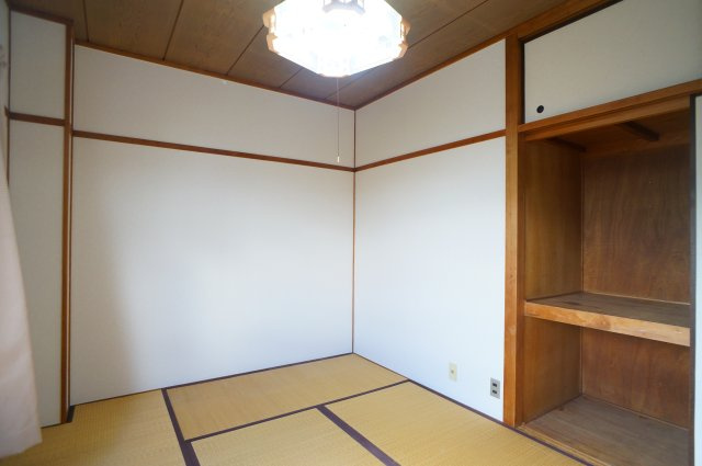 田村マンションの和室