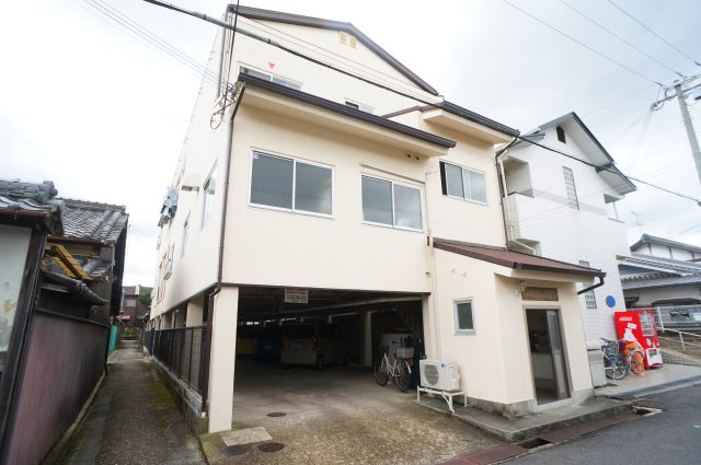 田村マンションの外観