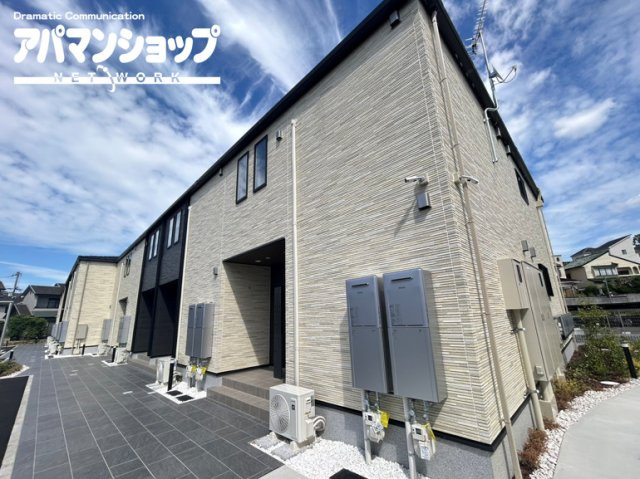 フラン・ソレイユ学園前の外観