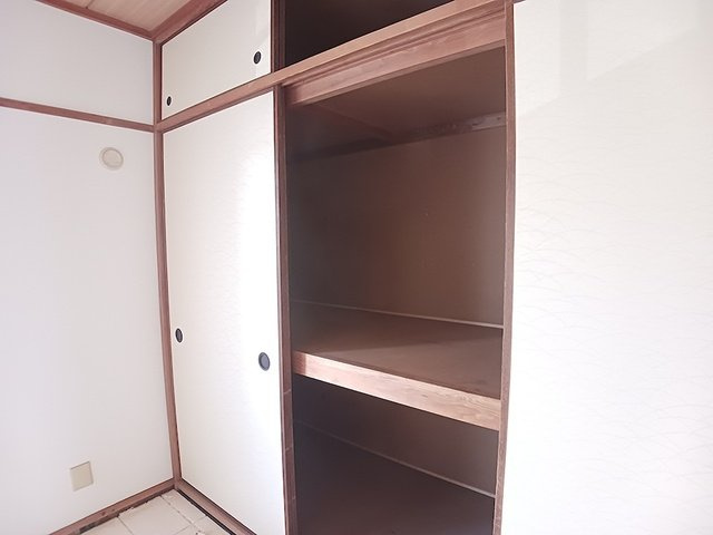 三室山コープタウン２号棟の収納