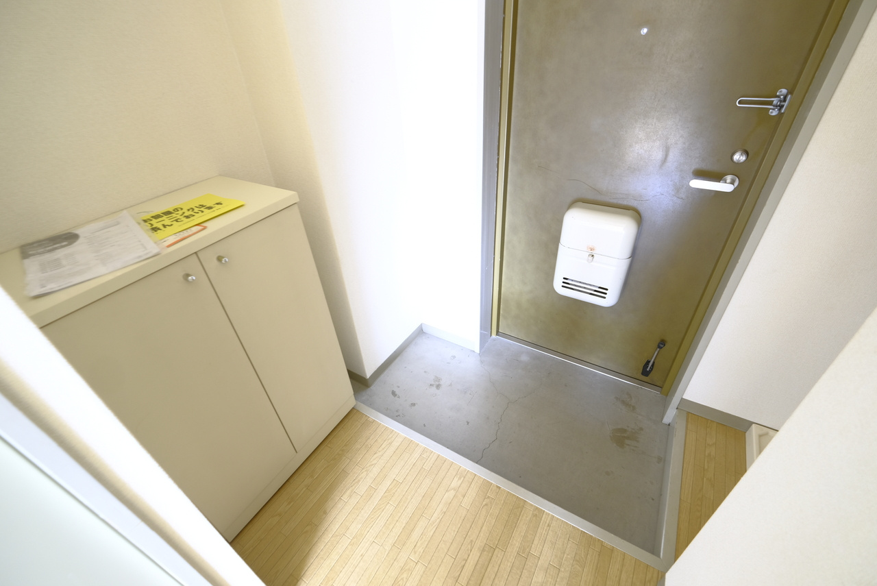 ロイヤルタケナカの玄関