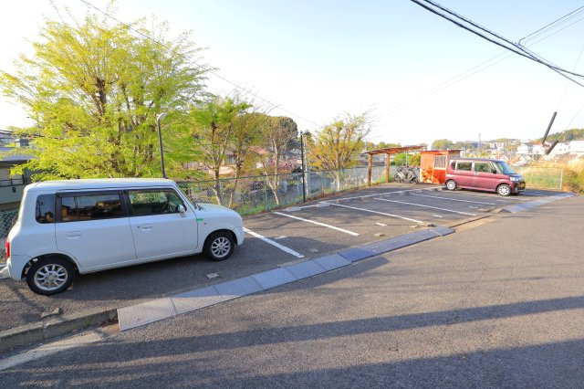 エスパース・ドゥ・帝塚山の駐車場