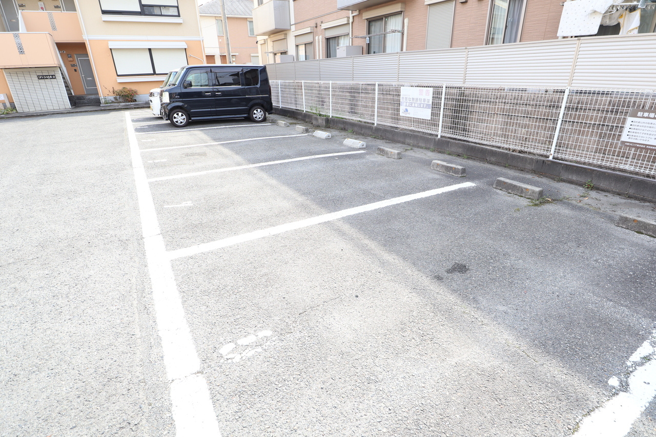 リバーシャトルＣの駐車場