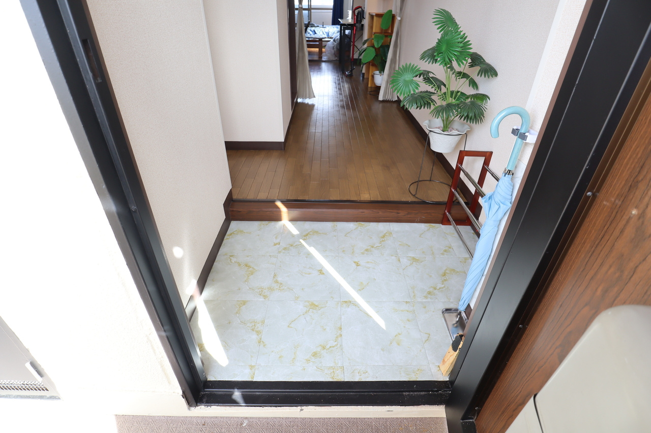 森田マンションの玄関