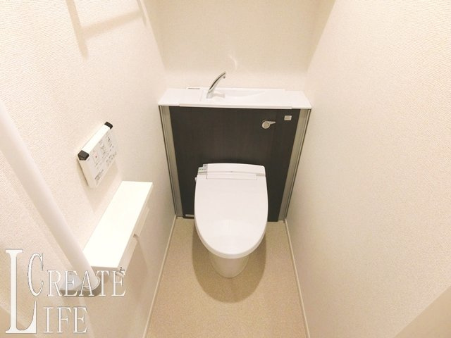 イリーデ　KTのトイレ|別号室の参考写真です。