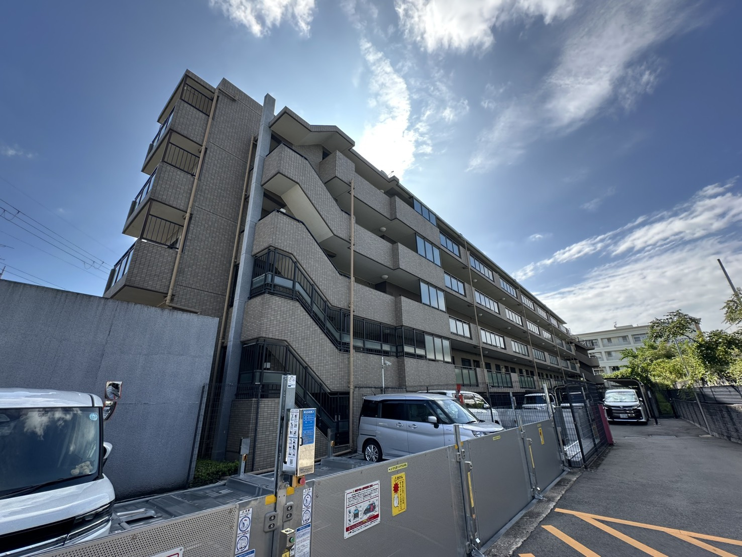 ライオンズマンション奈良帝塚山のエントランス