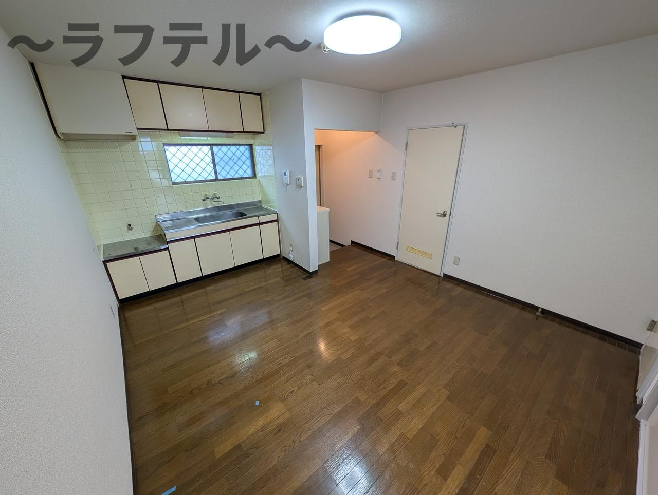 所沢市東狭山ケ丘２丁目のアパートの居間・リビング