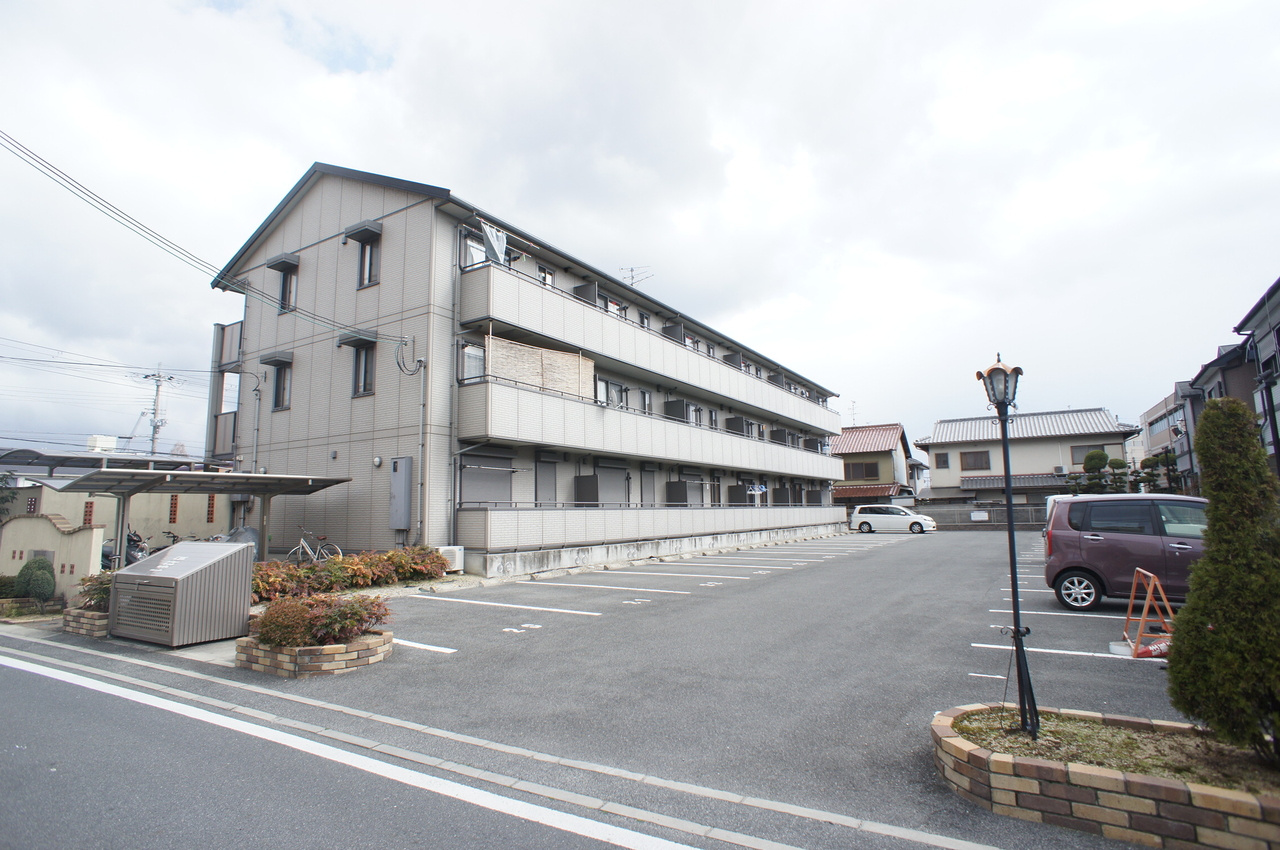 リビングタウン大和郡山の駐車場