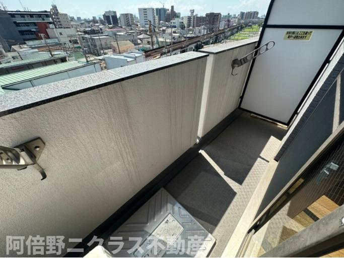 ロイヤルコート華のバルコニー|内装は別部屋の参考写真です。