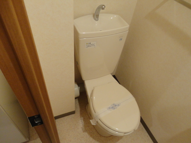 グリーンパーク中浦和のトイレ|別号室の参考写真です。