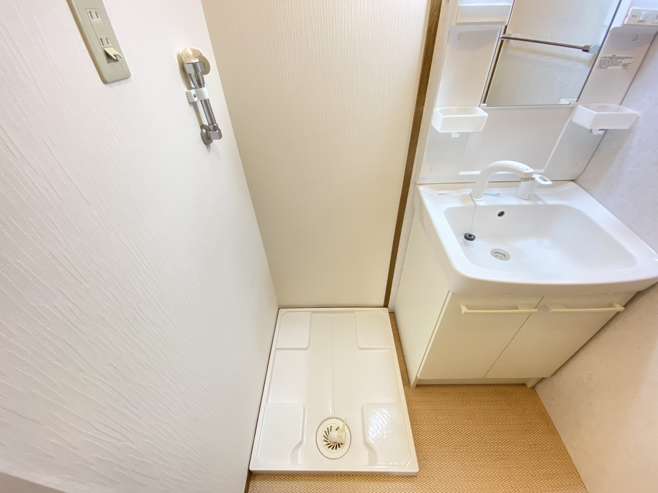 コンフォート朱雀Ⅵの設備|洗濯機置き場はこちら