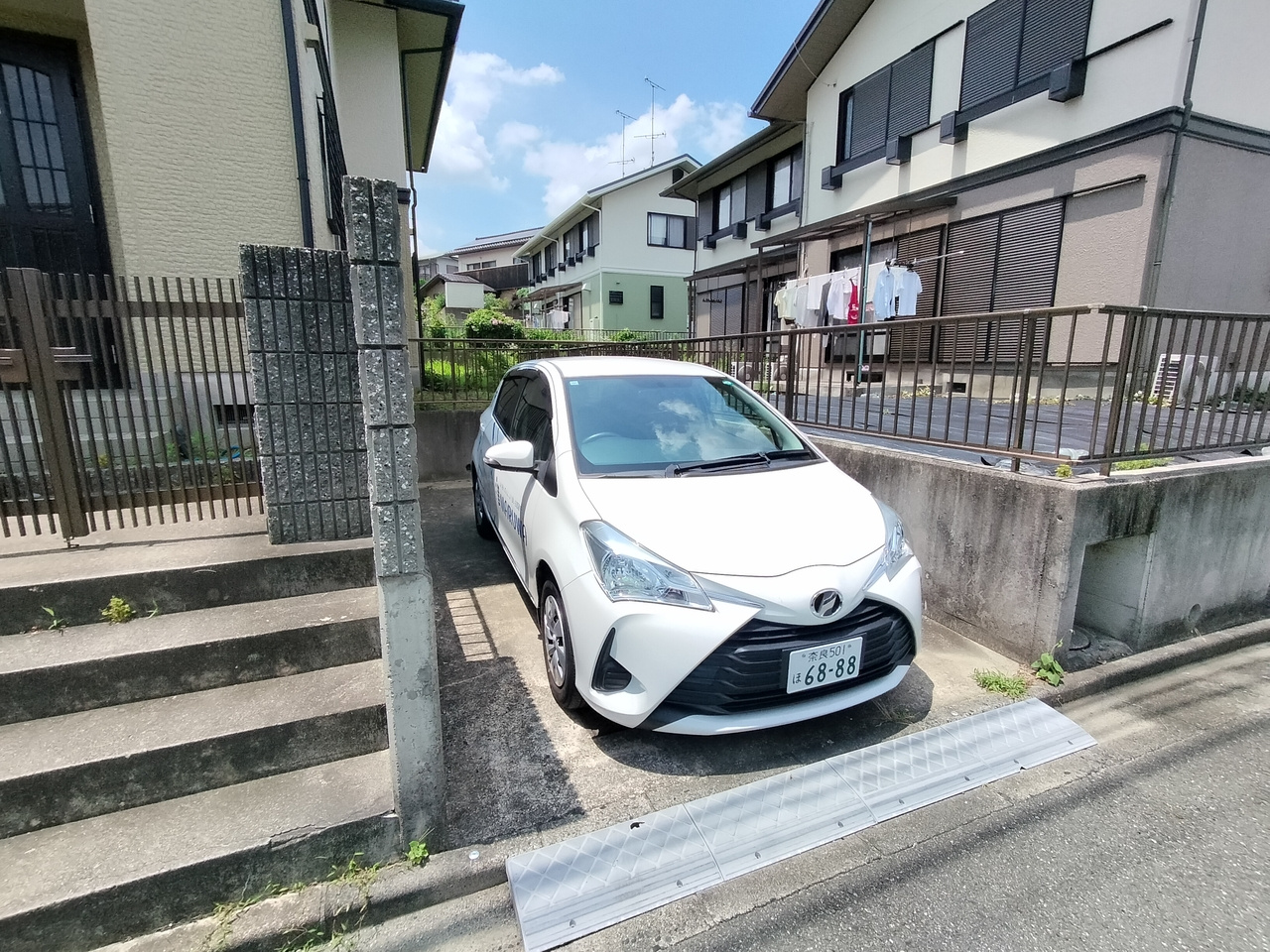コンフォート朱雀Ⅵの駐車場|カースペースがあります