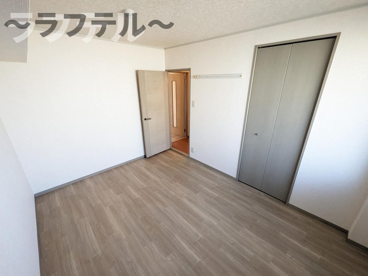 プレヤーデンの居間・リビング|別部屋イメージ写真(反転イメージ)
