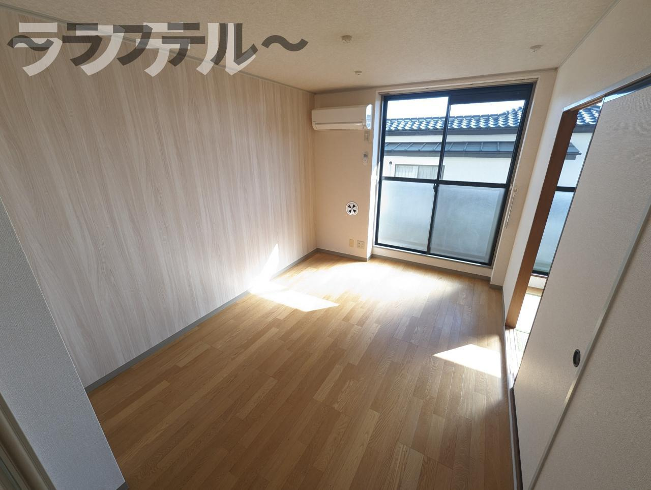 プレヤーデンの居間・リビング|別部屋イメージ写真(反転イメージ)