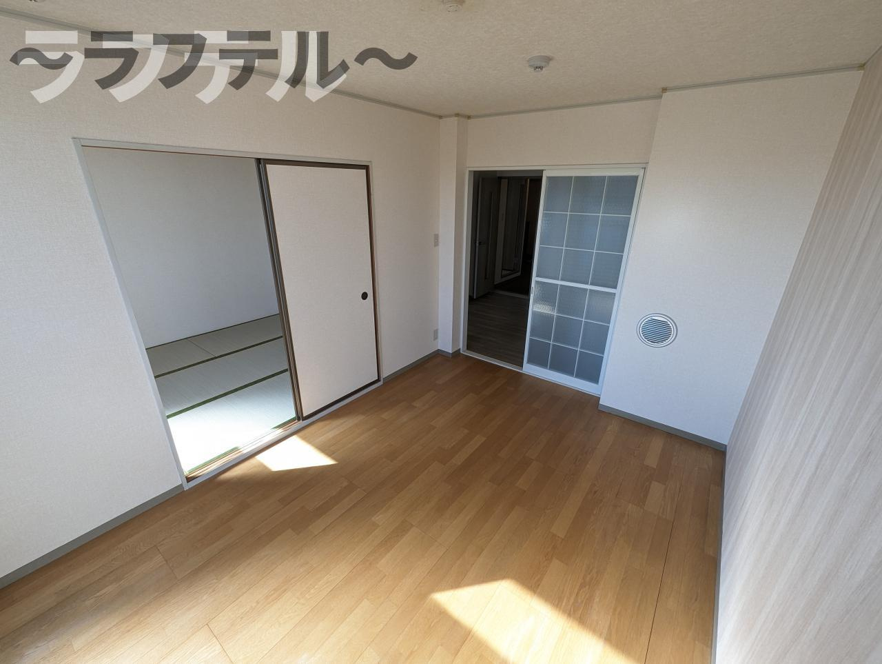 プレヤーデンの居間・リビング|別部屋イメージ写真(反転イメージ)