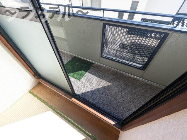 プレヤーデンのバルコニー|別部屋イメージ写真(反転イメージ)