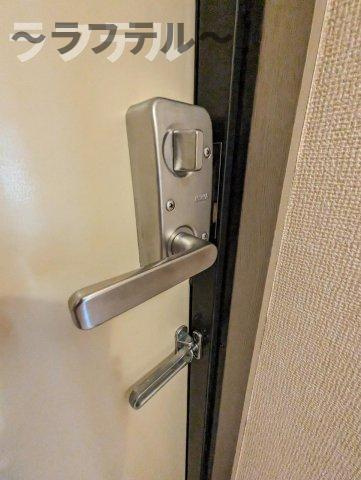 プレヤーデンのセキュリティ|別部屋イメージ写真(反転イメージ)