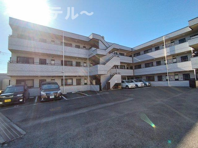 グリーンガーランド所沢1号館の駐車場